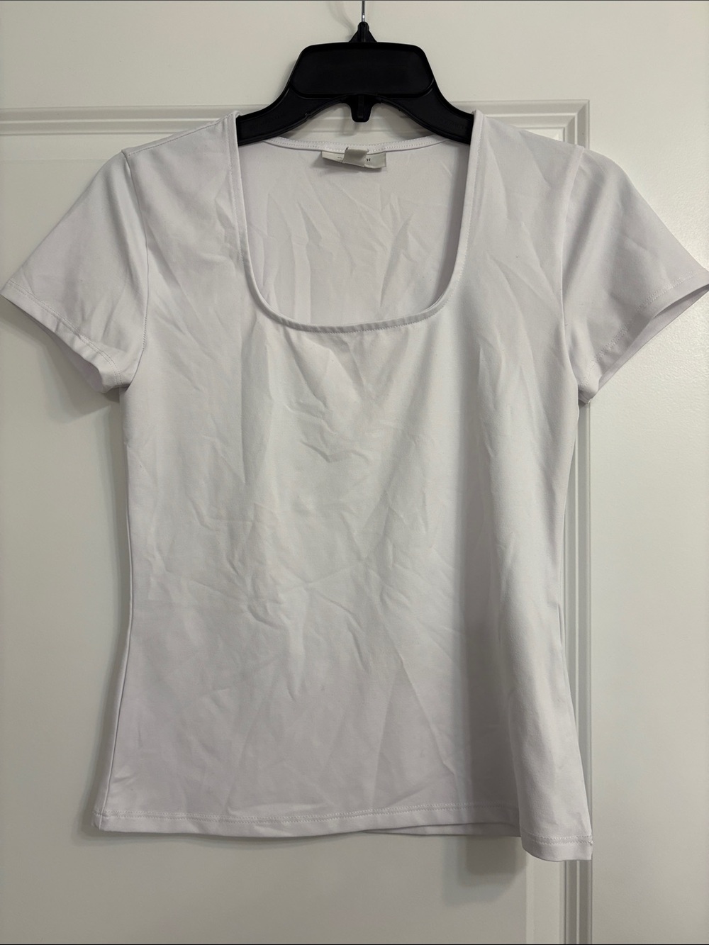 Extremely Soft Women’s White Scoop Neck Short Sleeve Top